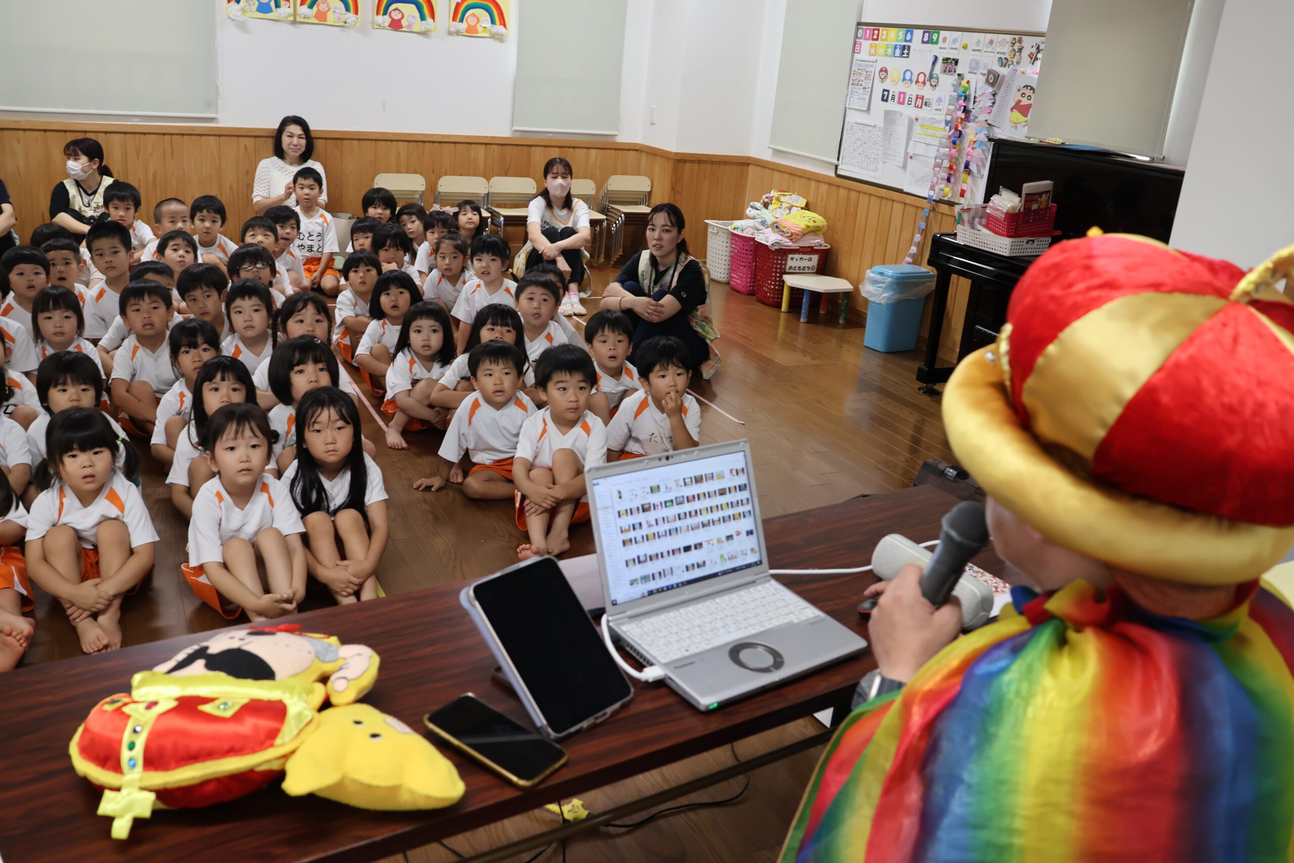 絵本作家佐藤伸(サトシン)の絵本ライブ - 社会福祉法人汰功樹会